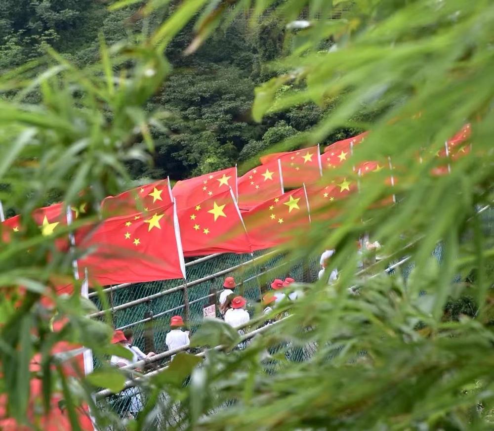 搜几亿遵义【红色之旅】不忘初心,牢记使命,永远跟党走! 搜几亿遵义【红色之旅】不忘初心,牢记使命,永远跟党走!