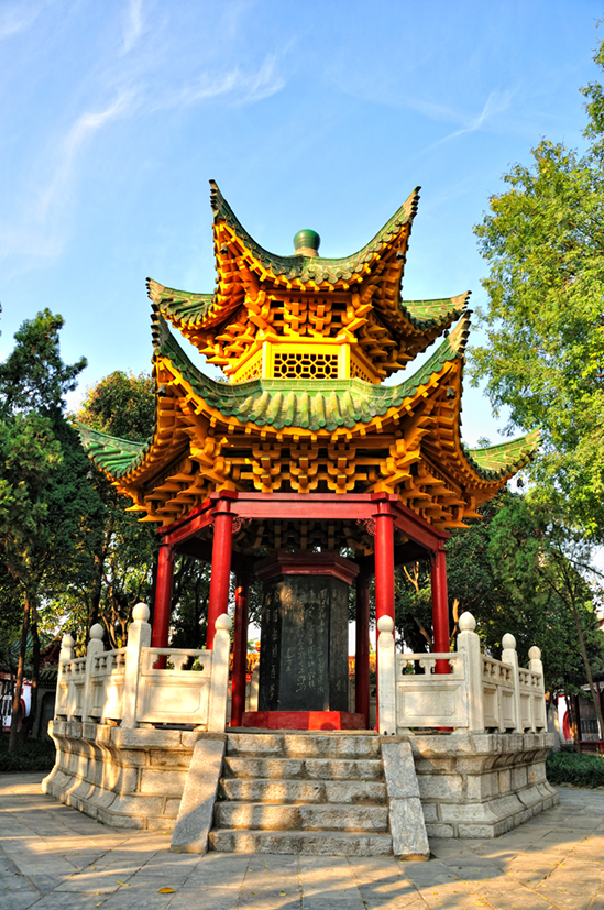医圣祠六角碑亭.jpg